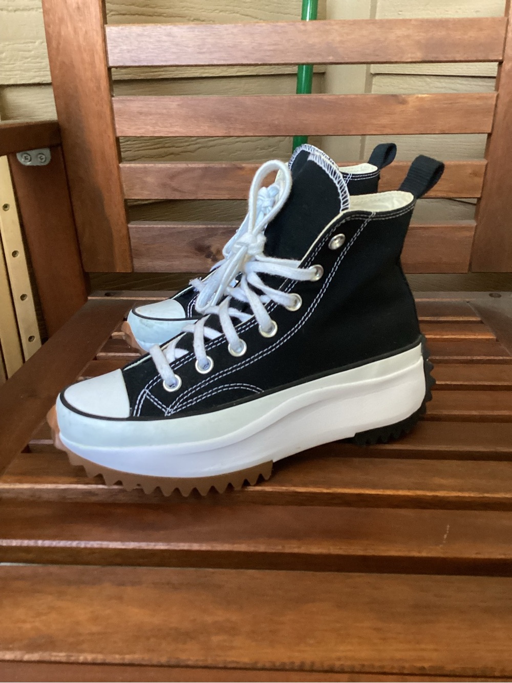 Converse women size 6.5